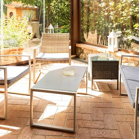 Casale Ansamagi Relax & Pool 住宿加早餐酒店 真扎诺-迪罗马